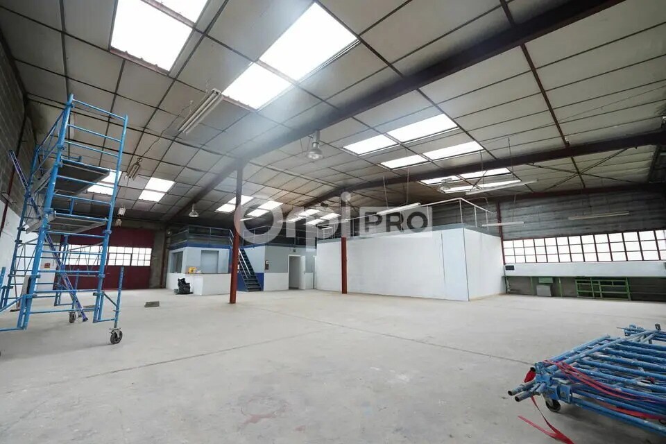 Bureau dans Villette-d'Anthon à louer Photo intérieure– Image 1 sur 12