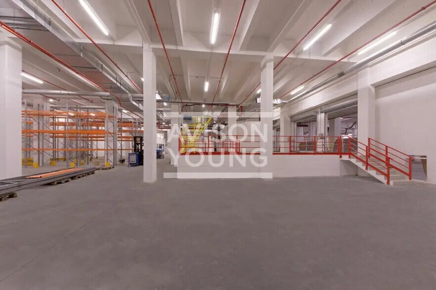 Local d’activités dans Paris à louer - Photo de l’immeuble – Image 2 sur 6