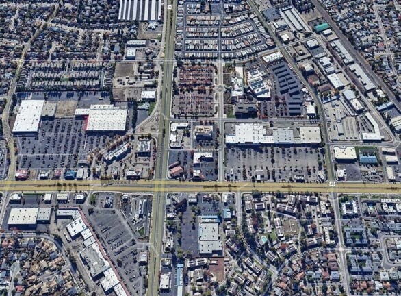 1210 E Hammer Ln, Stockton, CA à louer - Photo de la ville – Image 2 sur 2