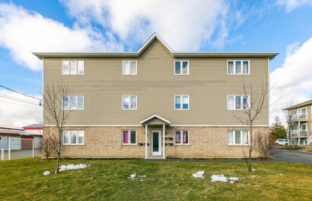 107-117 La Petite-Caroline, Rougemont, QC à vendre Photo principale– Image 1 sur 2