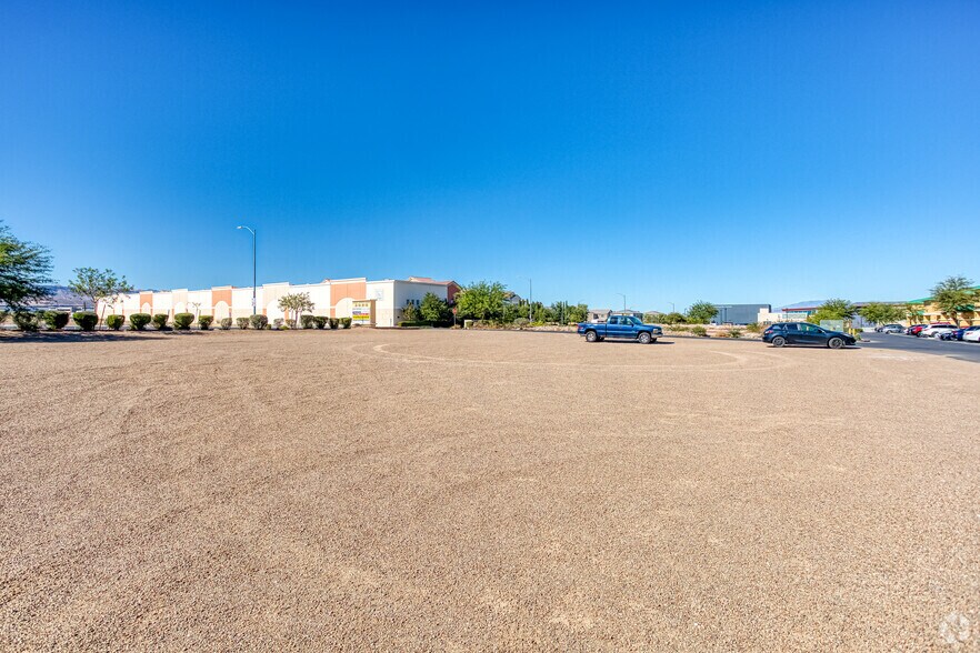 6410 S Tenaya Way, Las Vegas, NV à louer - Photo principale – Image 2 sur 11