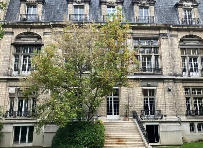 11-17 Rue De L'Amiral Hamelin, Paris à louer - Photo de l’immeuble – Image 2 sur 4
