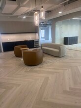 425 S Financial Pl, Chicago, IL à louer Photo de l’immeuble– Image 1 sur 6