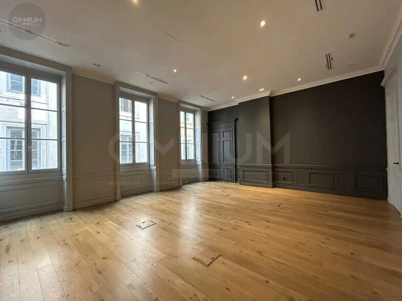 Bureau dans Lyon à louer - Photo de l’immeuble – Image 3 sur 8