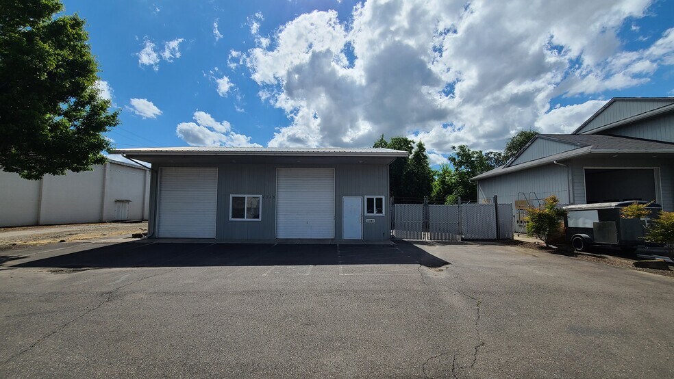 4045 Cherry Ave NE, Salem, OR à louer - Photo de l’immeuble – Image 2 sur 7