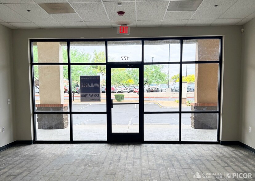 1305 W Duval Mine Rd, Sahuarita, AZ à louer - Photo de l’immeuble – Image 2 sur 4