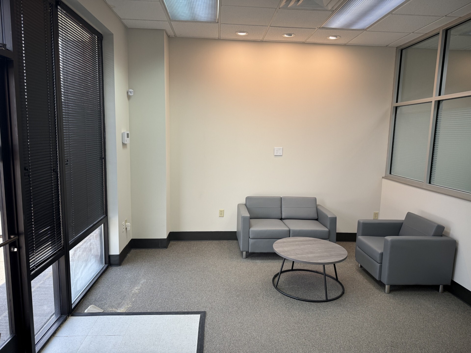 33 Park Of Commerce Way, Savannah, GA à louer Photo intérieure– Image 1 sur 6