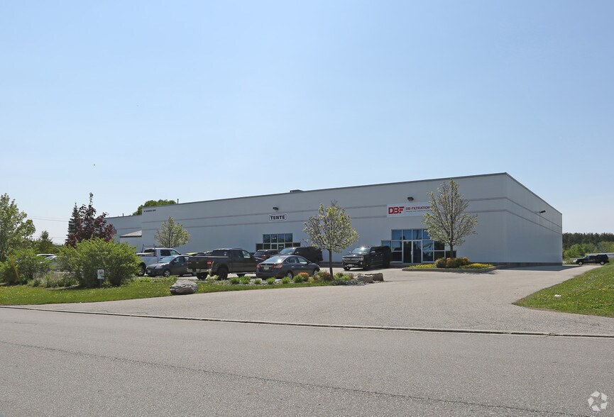 5 Washburn Dr, Kitchener, ON à louer - Photo principale – Image 1 sur 11
