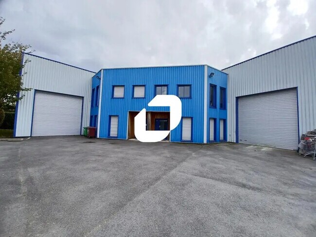 Plus de détails pour Local d’activités à vendre