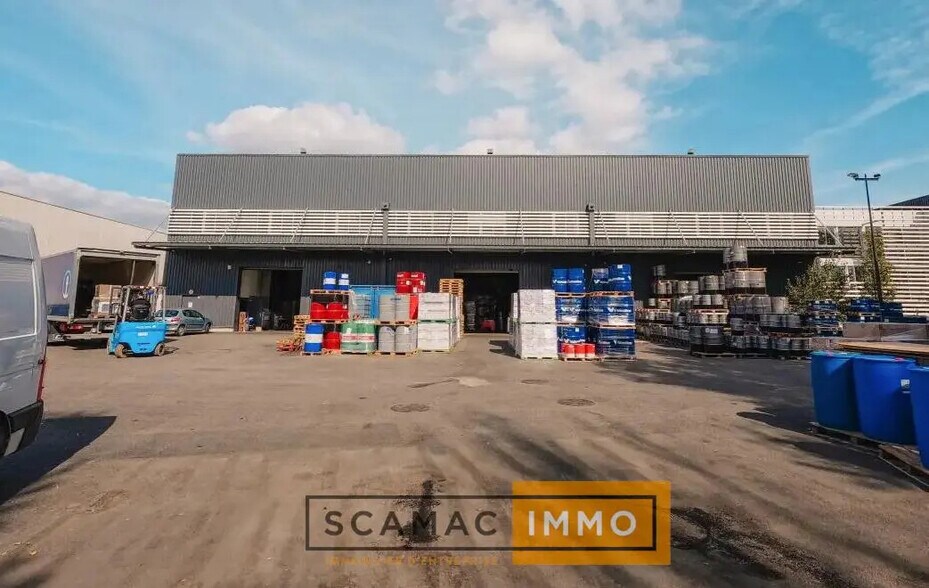 Industriel/Logistique dans LES MILLES à louer - Photo de l’immeuble – Image 1 sur 4