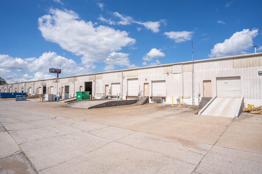 402-424 Pryor Dr, Chattanooga, TN à louer - Photo de l’immeuble – Image 2 sur 6