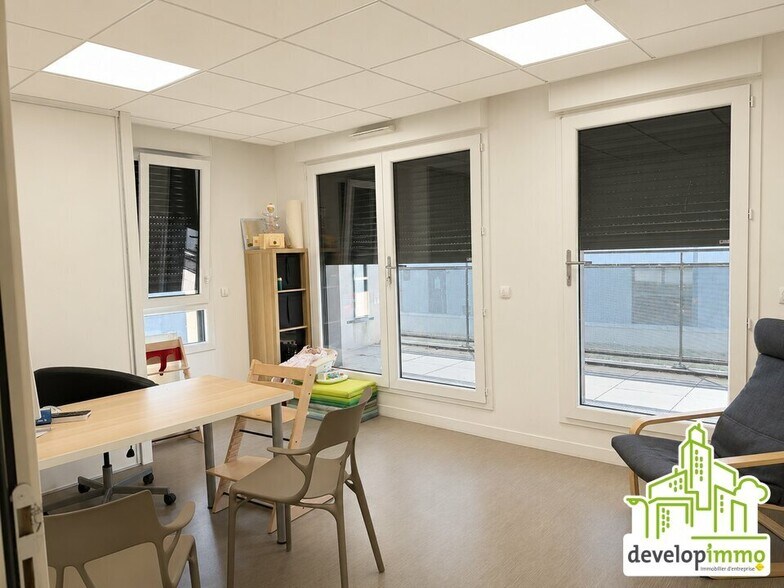 Bureau dans Hérouville-Saint-Clair à louer - Photo de l’immeuble – Image 2 sur 12