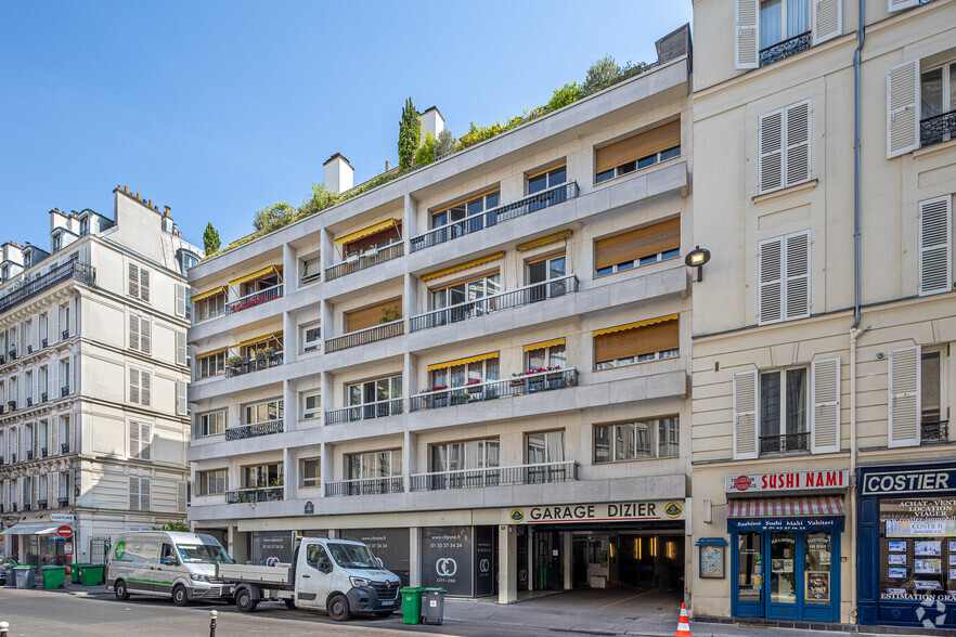 40 Rue Laugier, Paris à vendre - Photo de l’immeuble – Image 2 sur 2