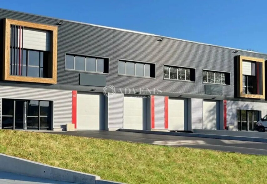 Local d’activités dans Bondoufle à louer - Photo de l’immeuble – Image 2 sur 5