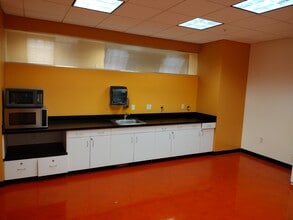 555 International Way, Springfield, OR à louer Photo intérieure– Image 2 sur 2