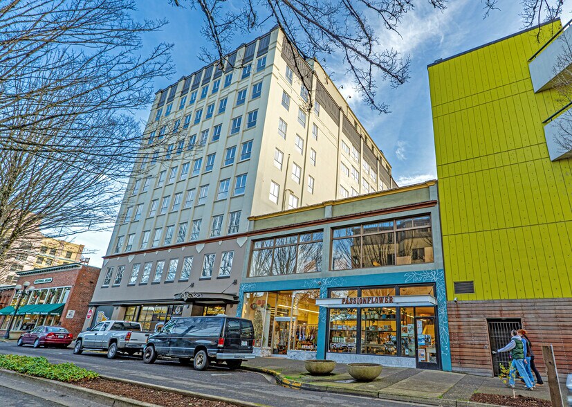 132 E Broadway, Eugene, OR à louer - Photo de l’immeuble – Image 3 sur 12
