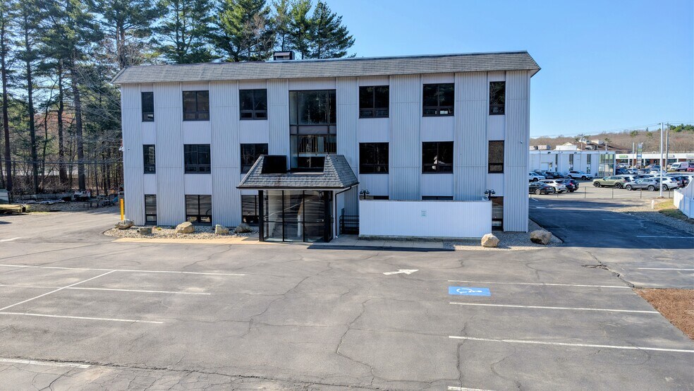 49 Plain St, North Attleboro, MA à vendre - Photo de l’immeuble – Image 2 sur 19