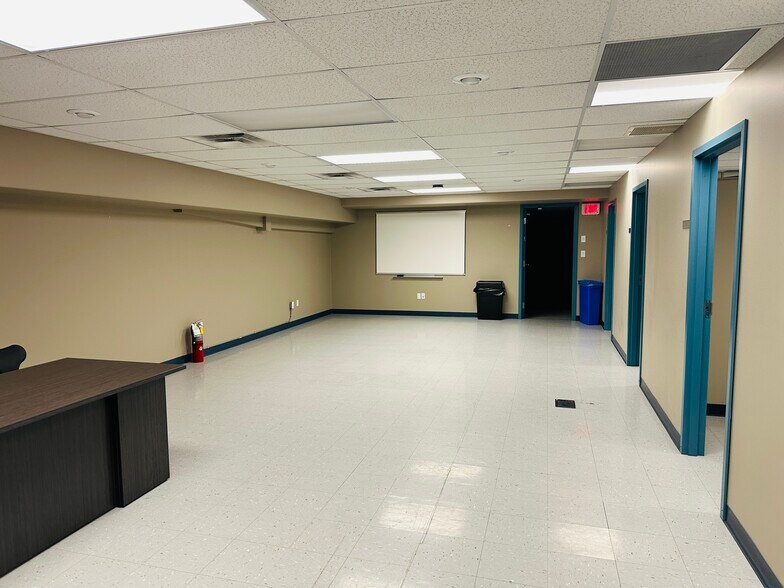 9601 116 St, Grande Prairie, AB à louer - Photo de l’immeuble – Image 3 sur 14