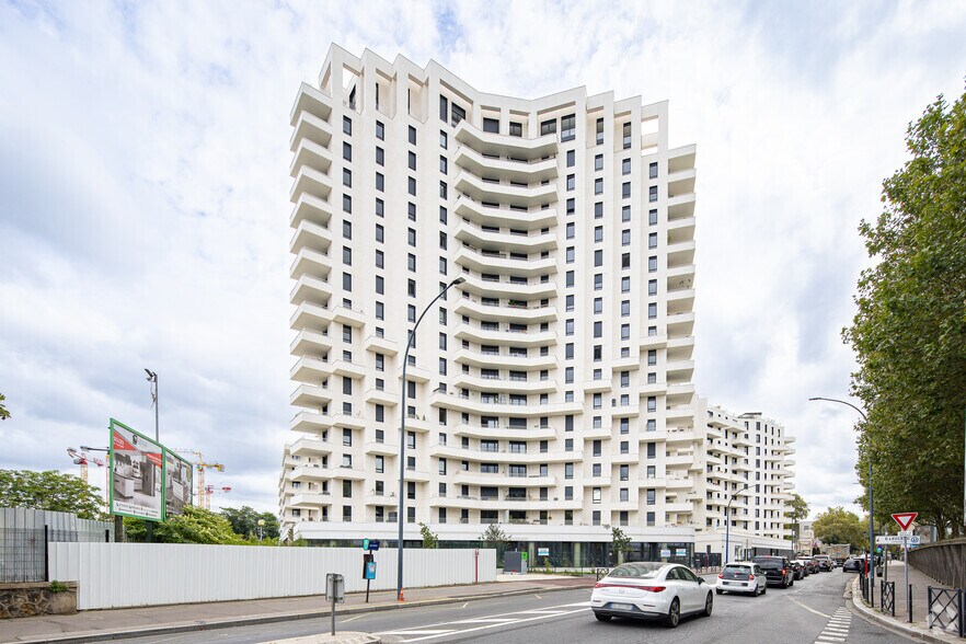 90 Rue Du Général Roguet, Clichy à louer - Photo de l’immeuble – Image 2 sur 2