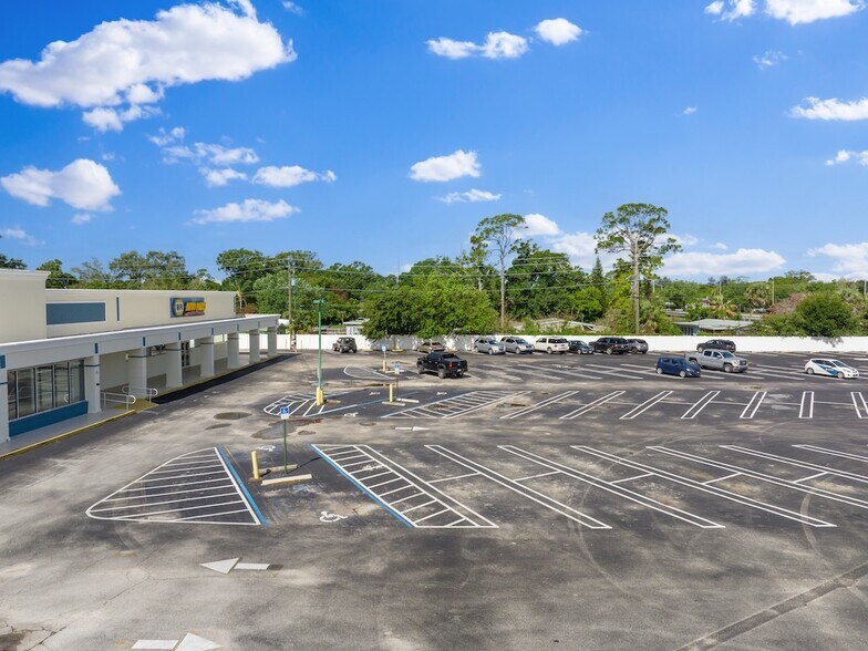 4425 20th St, Vero Beach, FL à vendre - Photo de l’immeuble – Image 3 sur 6