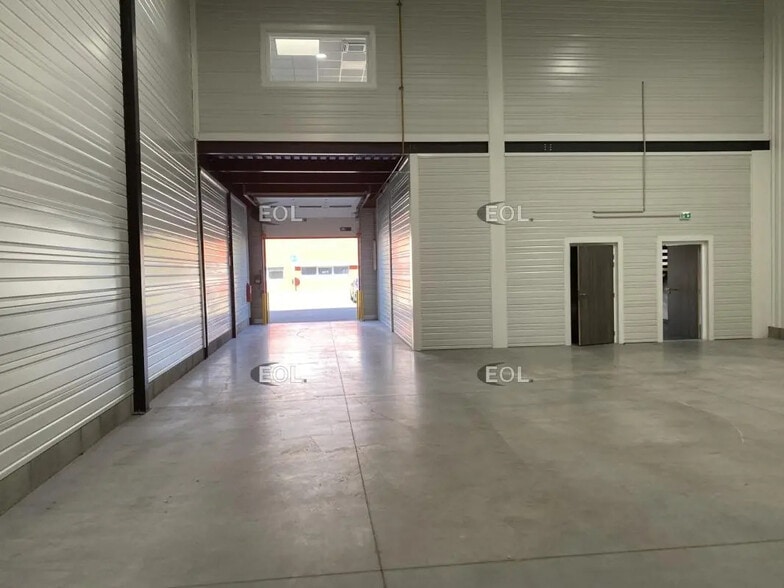 Industriel/Logistique dans Saint-Priest à louer - Photo intérieure – Image 3 sur 22