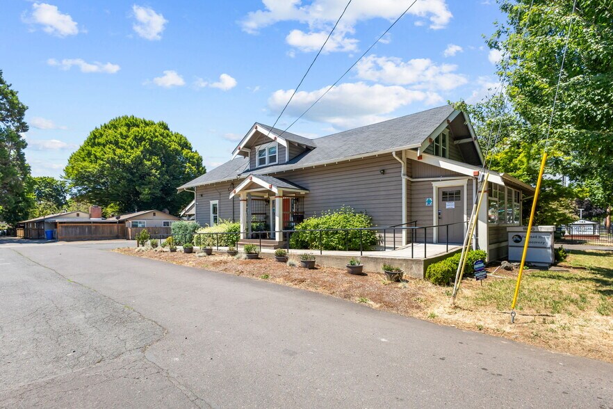 1800 State St, Salem, OR à vendre - Photo de l’immeuble – Image 3 sur 24