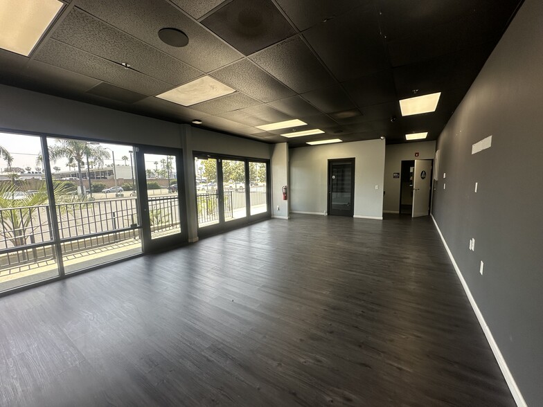 8177 Indiana Ave, Riverside, CA à louer - Photo de l’immeuble – Image 3 sur 4