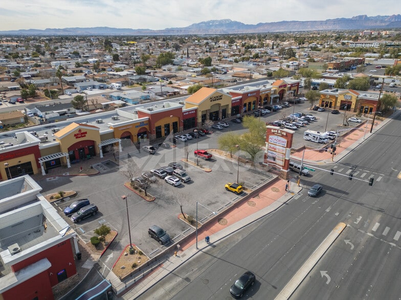 5181-5191 W Charleston Blvd, Las Vegas, NV à louer - Aérien – Image 3 sur 6
