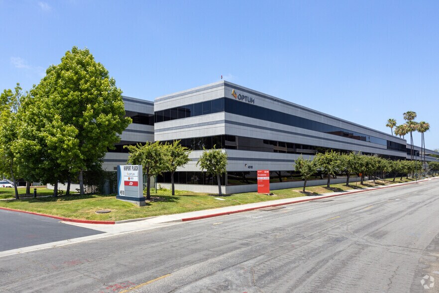 4910 Airport Plaza Dr, Long Beach, CA à louer - Photo principale – Image 1 sur 8