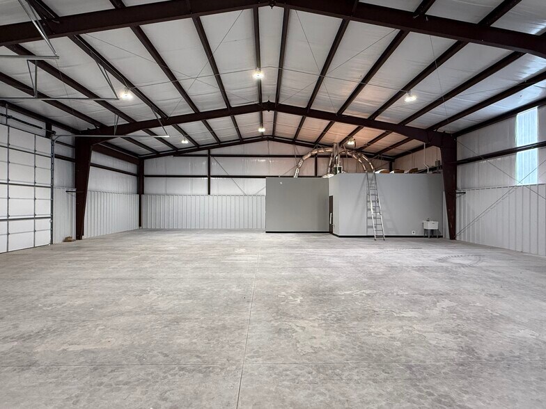 7609 NW 79th Pl, Oklahoma City, OK à louer - Photo de l’immeuble – Image 3 sur 36