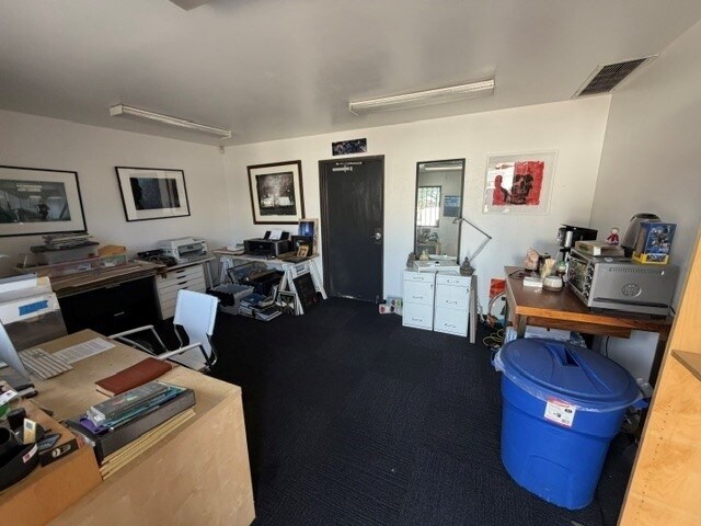 8001 Langdon Ave, Van Nuys, CA à louer - Photo de l’immeuble – Image 2 sur 8