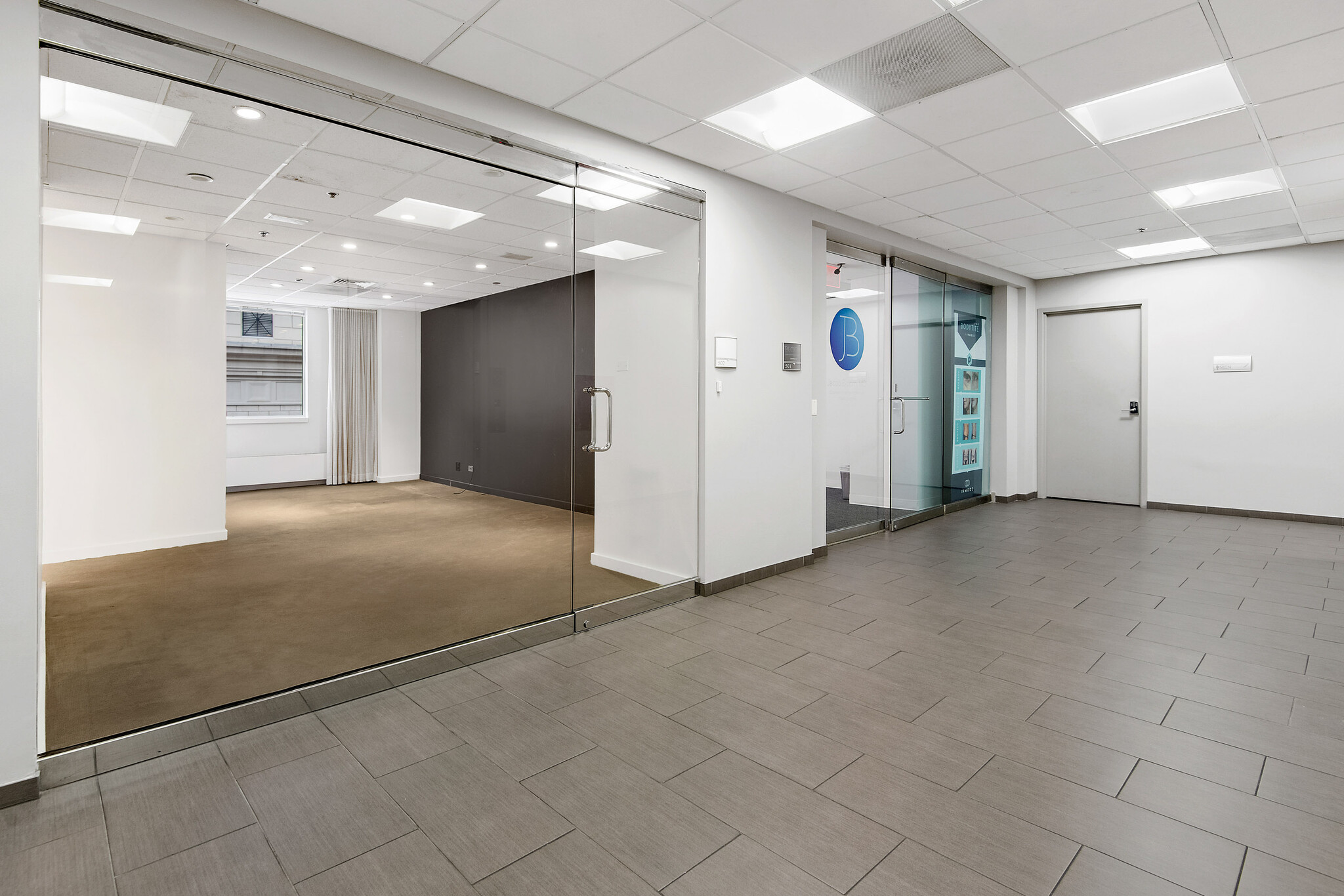 1 E Delaware Pl, Chicago, IL à louer Photo intérieure– Image 1 sur 7