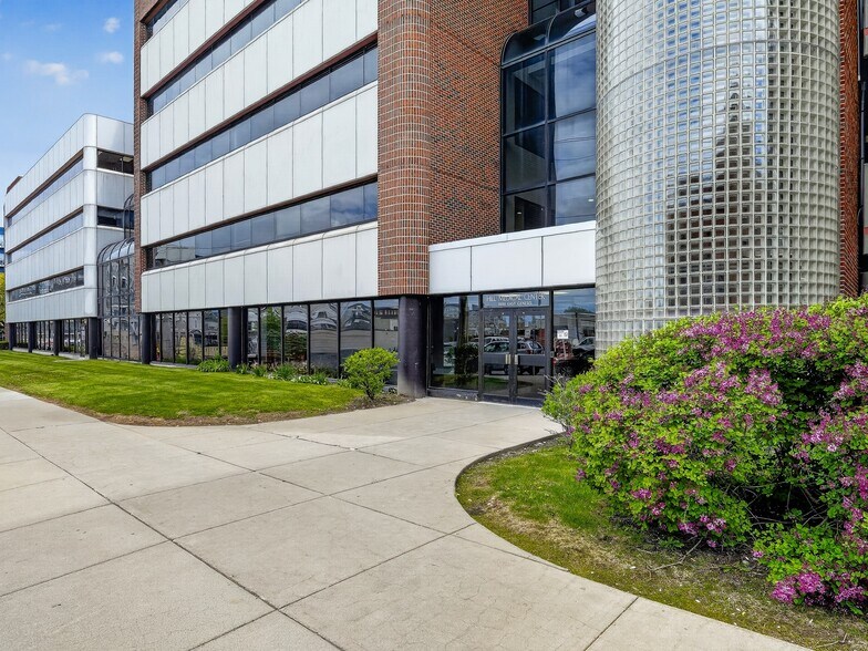 1000 E Genesee St, Syracuse, NY à louer - Photo de l’immeuble – Image 2 sur 17