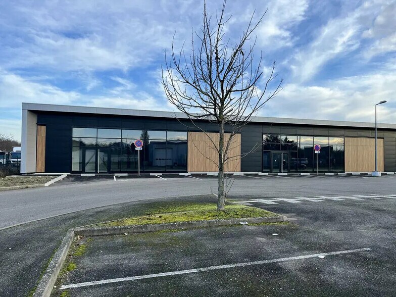 Local commercial dans Bennwihr à louer - Photo de l’immeuble – Image 3 sur 7