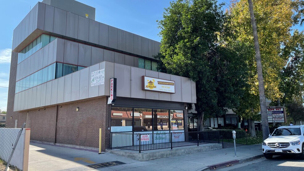 22122-22126 Sherman Way, Canoga Park, CA à louer - Photo de l’immeuble – Image 3 sur 5