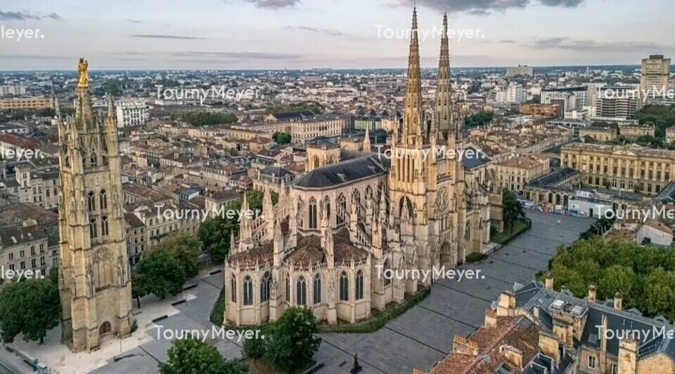 Local commercial dans Bordeaux à louer - Photo de l’immeuble – Image 1 sur 1