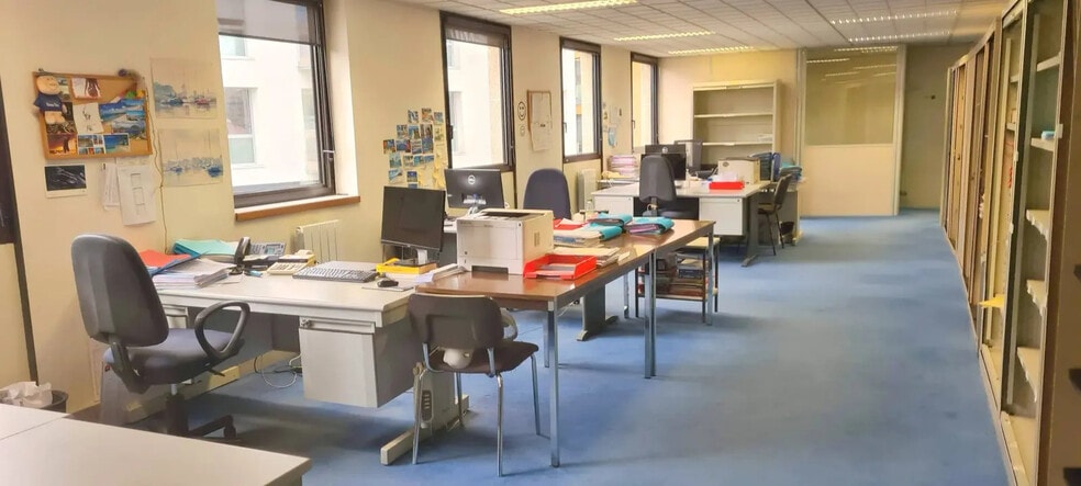 Bureau dans Chatou à vendre - Photo de l’immeuble – Image 2 sur 16