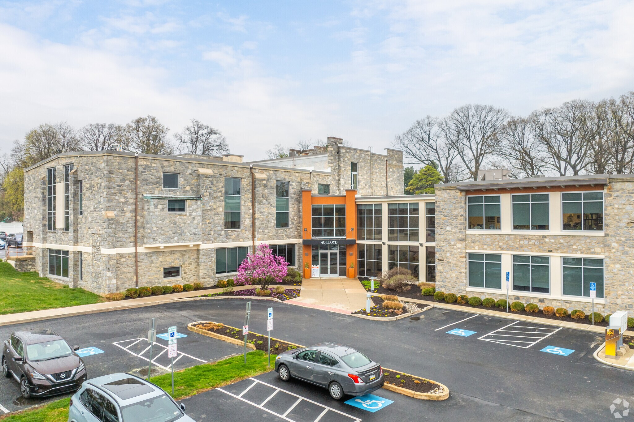 40 Lloyd Ave, Malvern, PA à louer Photo principale– Image 1 sur 6