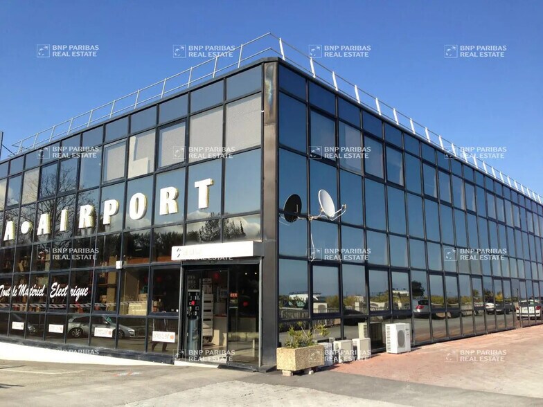 Local d’activités dans Villeneuve-Loubet à louer - Photo de l’immeuble – Image 1 sur 25