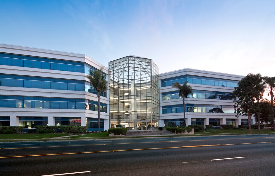 2780 Skypark Dr, Torrance, CA à louer - Photo de l’immeuble – Image 3 sur 13