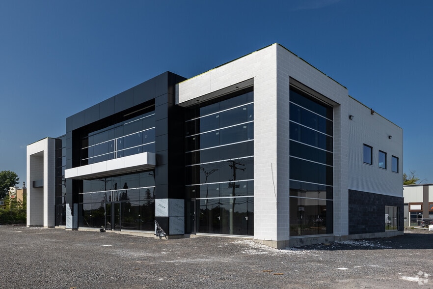 8990 Boul de la Grande-Allée, Mirabel, QC à louer - Photo de l’immeuble – Image 1 sur 3