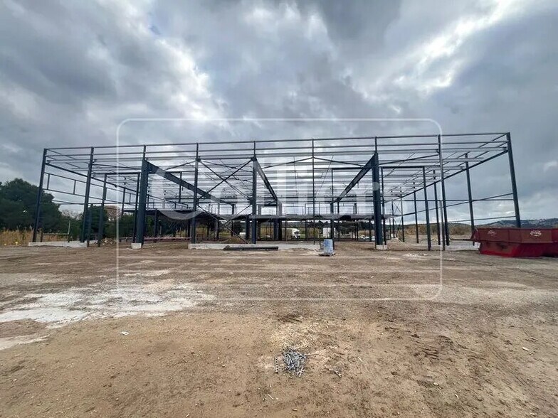 Local d'activités dans Marignane à vendre - Photo de la construction – Image 3 sur 6