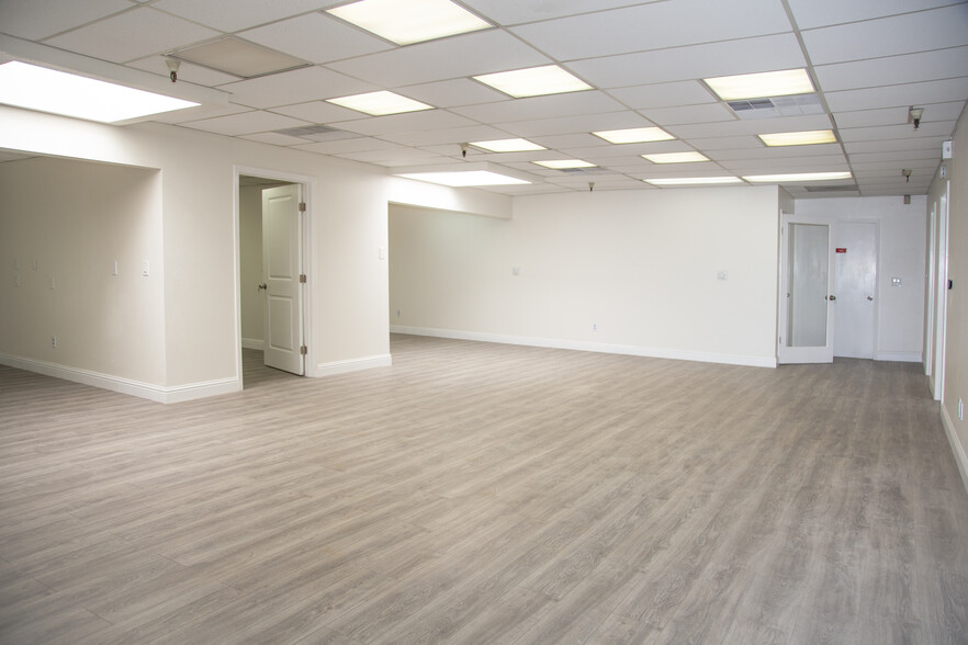 961 N Emerald Ave, Modesto, CA à louer - Photo intérieure – Image 3 sur 9