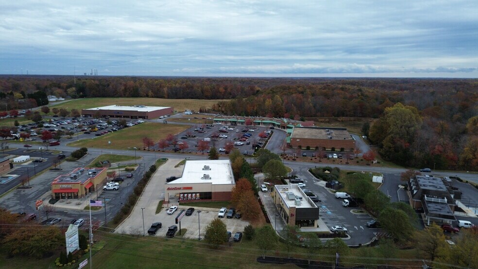 30265 Three Notch Rd, Charlotte Hall, MD à louer - Photo de l’immeuble – Image 3 sur 20