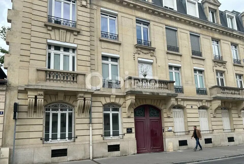 Bureau dans Reims à louer Photo de l’immeuble– Image 1 sur 2