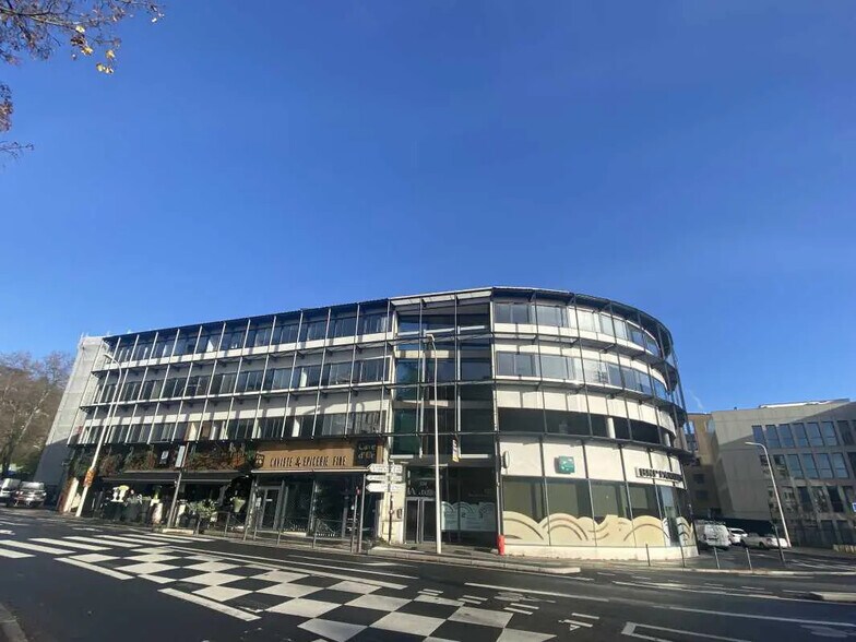 Bureau dans Lyon à vendre - Photo de l’immeuble – Image 1 sur 15