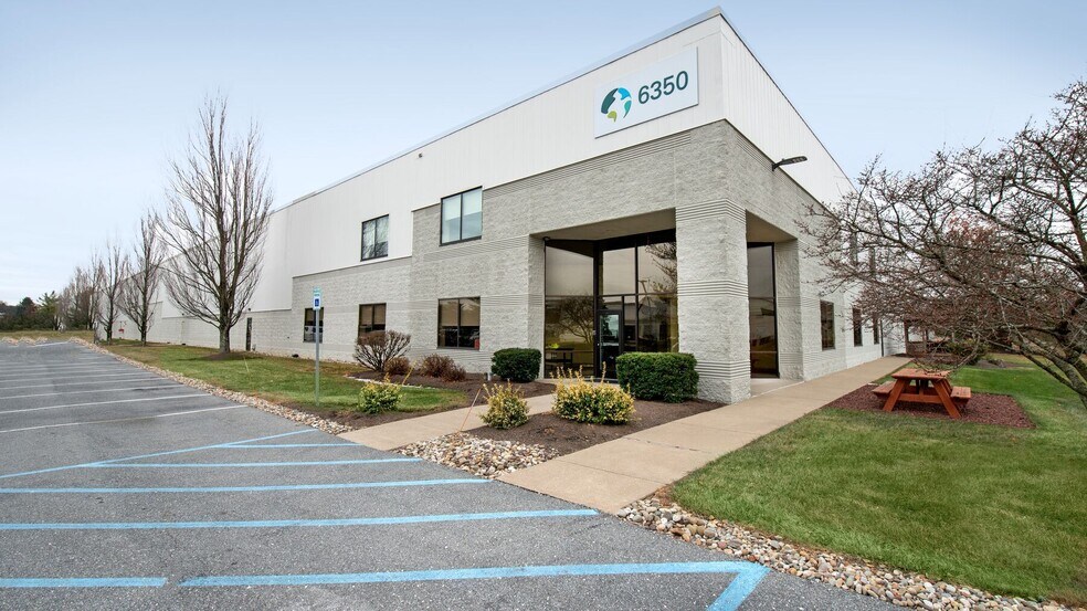 6350 Hedgewood Dr, Allentown, PA à louer - Photo de l’immeuble – Image 1 sur 2