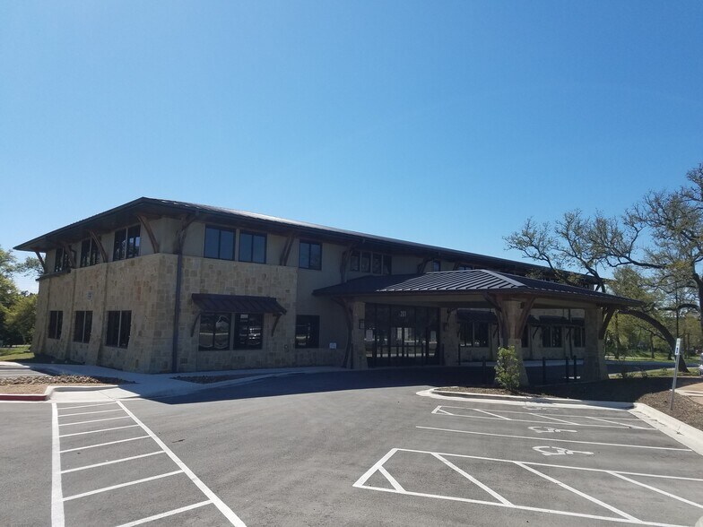 201 FM 3237, Wimberley, TX à louer - Photo de l’immeuble – Image 3 sur 8