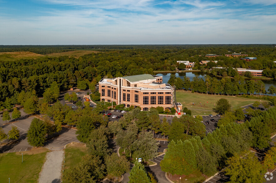 4951 Lake Brook Dr, Glen Allen, VA à louer - Aérien – Image 2 sur 16