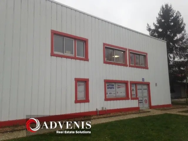 Local d’activités dans Saint-Jean-le-Blanc à louer - Photo de l’immeuble – Image 1 sur 3